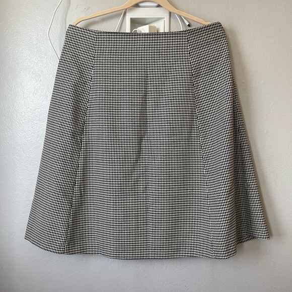 Guy Laroche - Picture 1 of 6